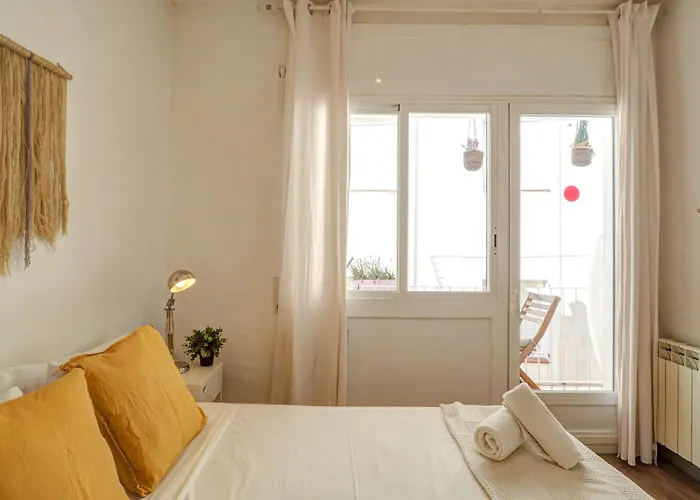 Espalter White By Hello Homes