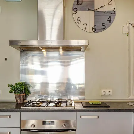 Espalter White By Hello Homes סיטגס