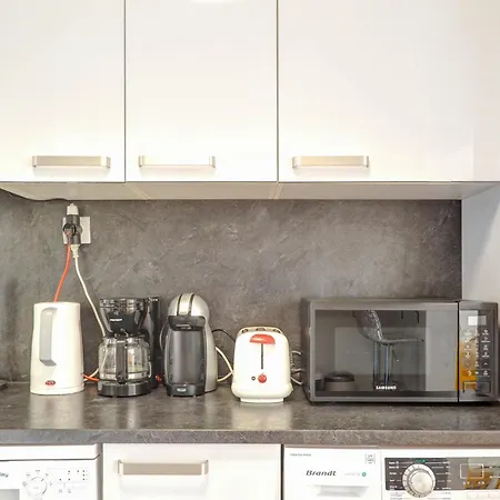 Apartment Espalter White By Hello Homes