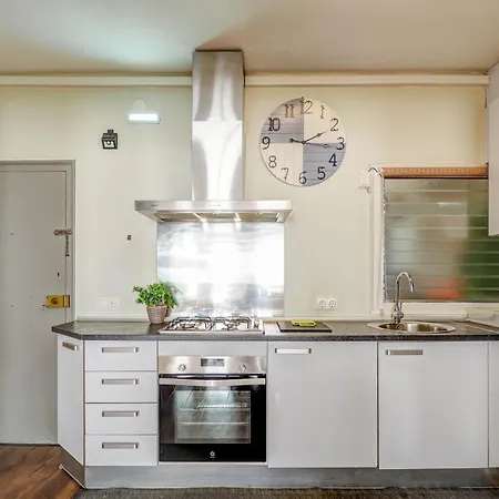 Apartment Espalter White By Hello Homes