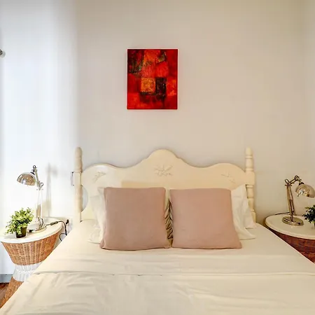 Apartment Espalter White By Hello Homes *