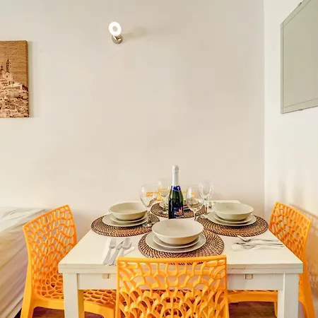Apartment Espalter White By Hello Homes